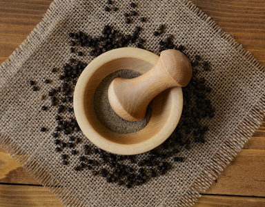 black-pepper-powder-trendy-nutrients-guide-featured-image